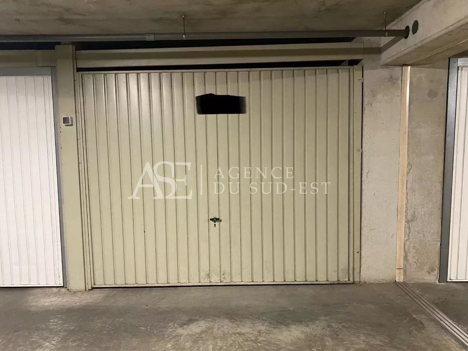 Garage i Aix-en-Provence, Bouches-du-Rhone - foto 1