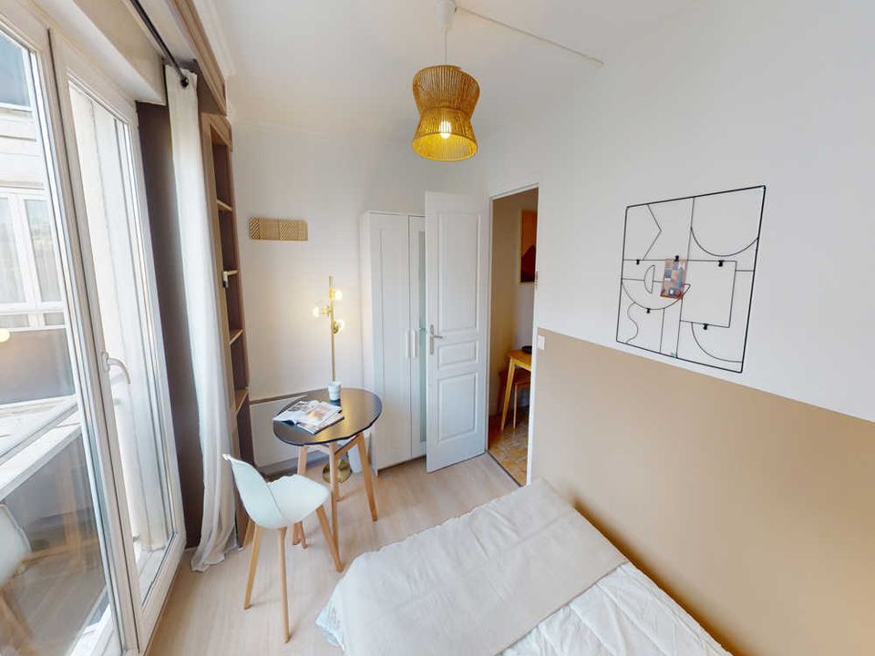Apartment in Paris, Paris - photo 3