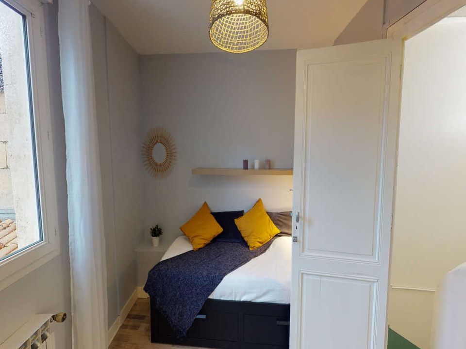 Apartment in Bordeaux, Gironde - photo 1