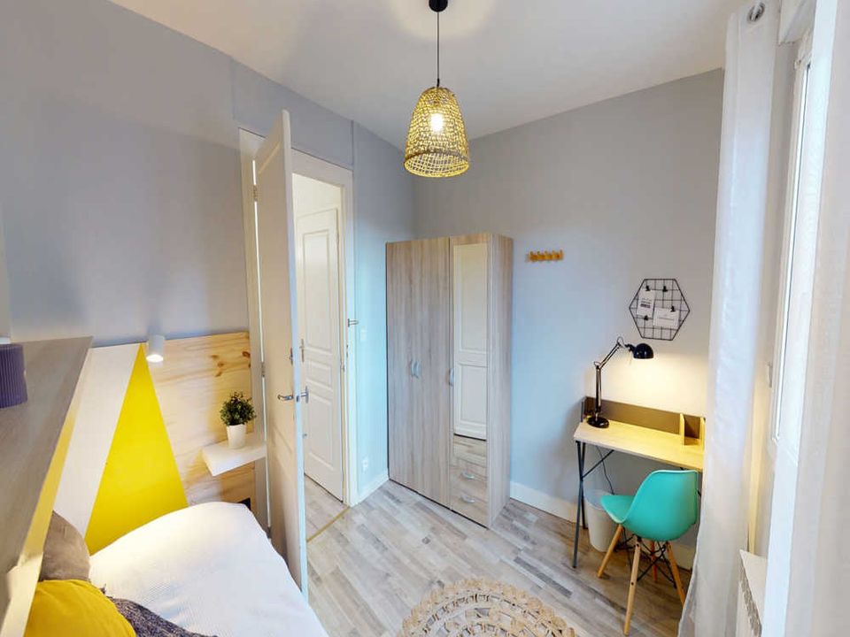 Apartment in Bordeaux, Gironde - photo 2
