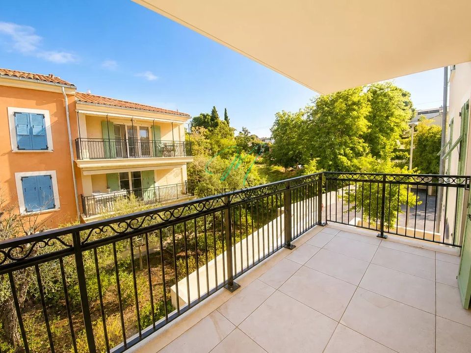 Lejlighed i Roquefort-les-Pins, Alpes-Maritimes - foto 1