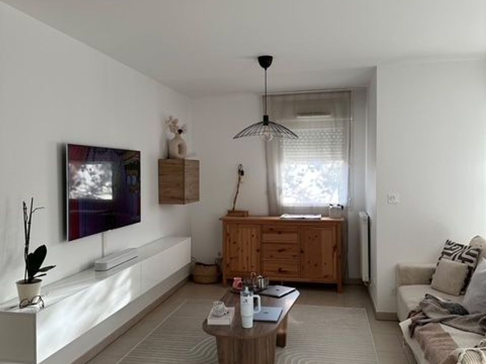 Wohnung in Le Puy-Sainte-Reparade, Bouches-du-Rhone - Foto 1
