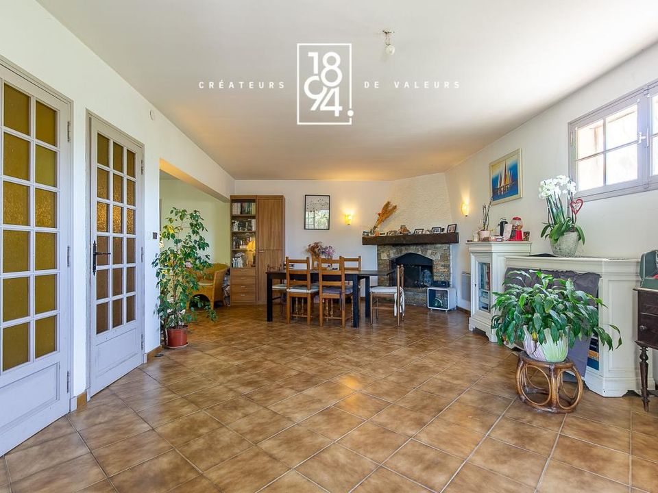 Villa i Aubagne en Provence, Bouches-du-Rhone - foto 2