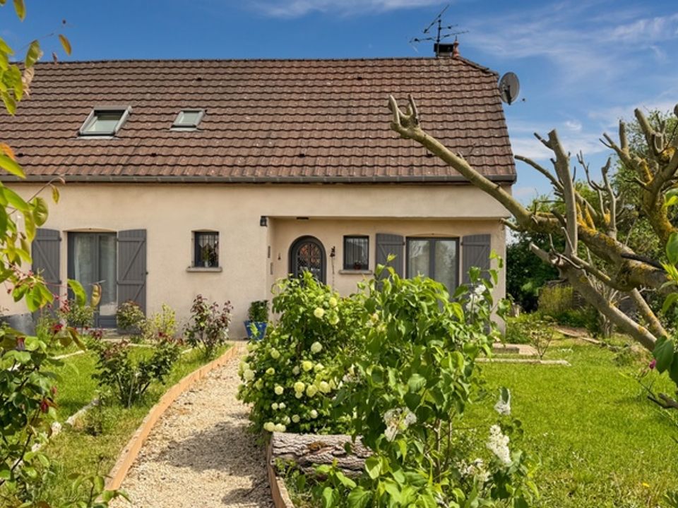 Villa i Arc-sur-Tille, Cote-d'Or - foto 1