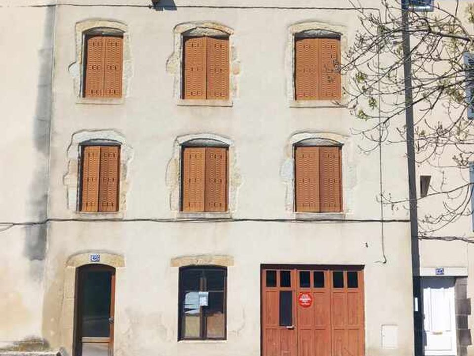 Villa in Thiers, Puy-de-Dome - foto 1