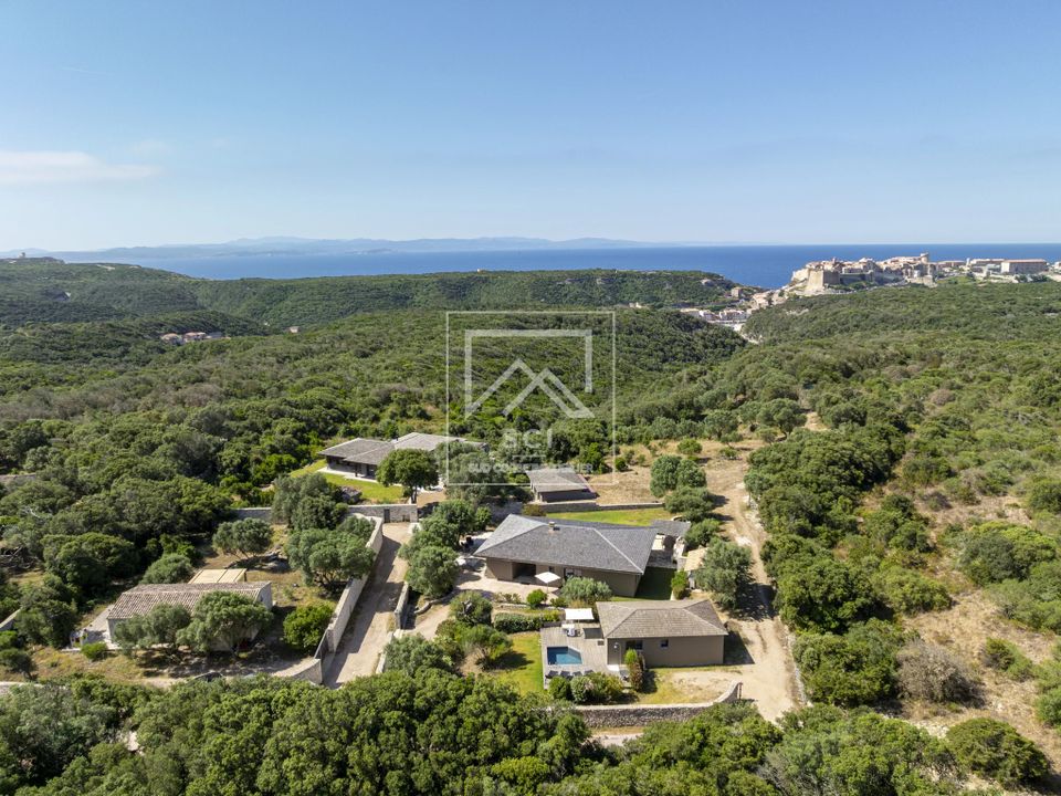 Villa en Bonifacio, Corse-du-Sud - foto 2
