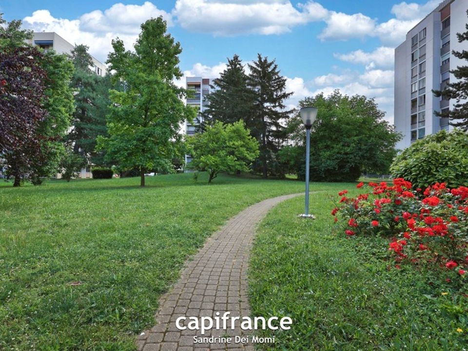 Lejlighed i Saint-Genis-Laval, Rhone - foto 1
