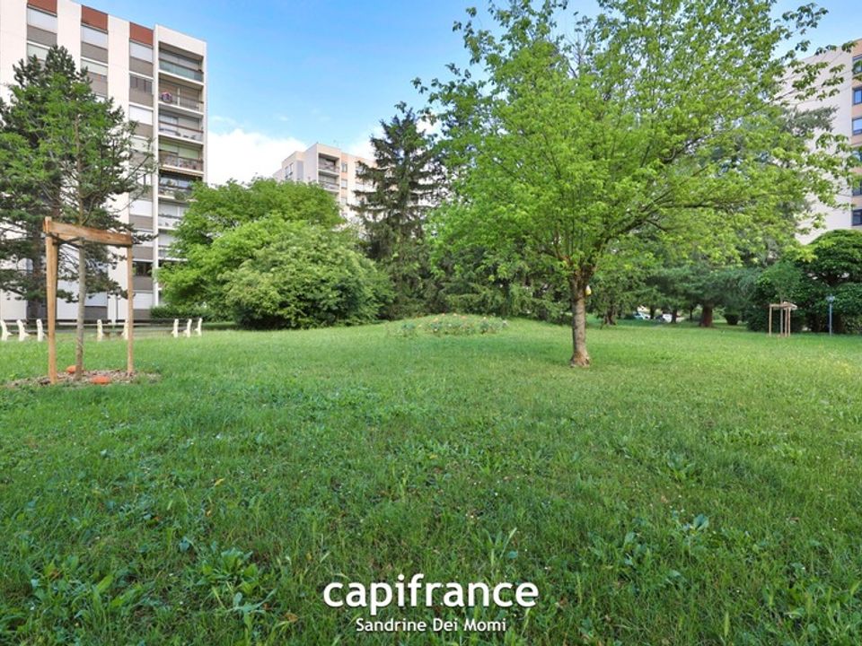 Lejlighed i Saint-Genis-Laval, Rhone - foto 2