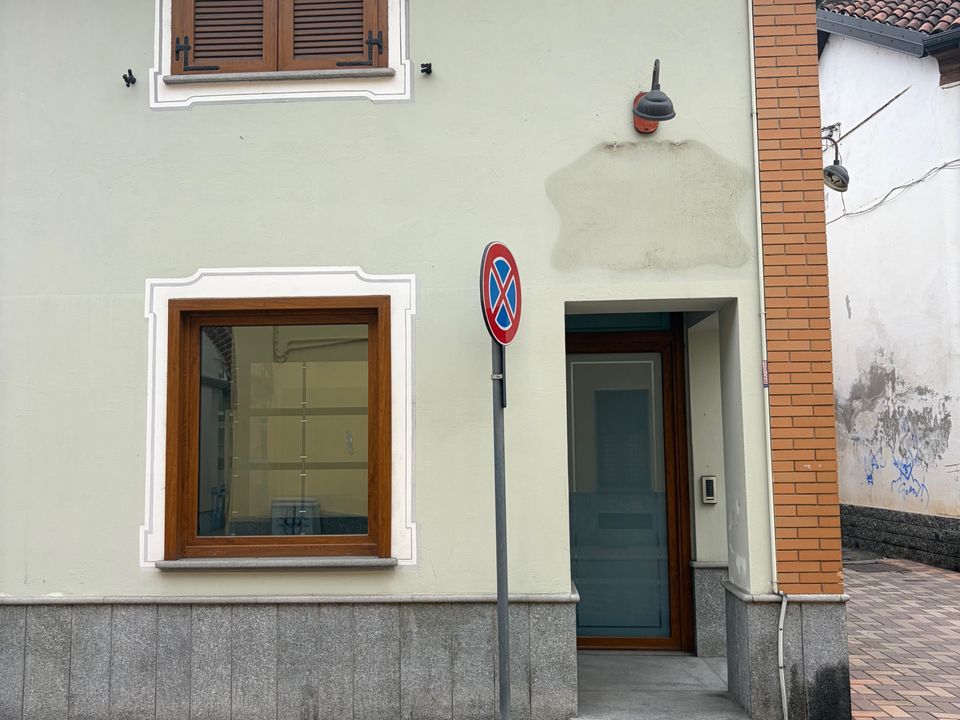 L'establiment comercial a Beinasco, Turin - foto 2
