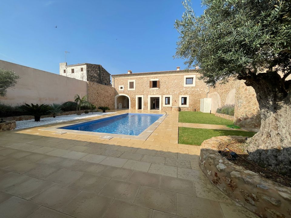Town house in Sa Pobla, Mallorca - photo 1