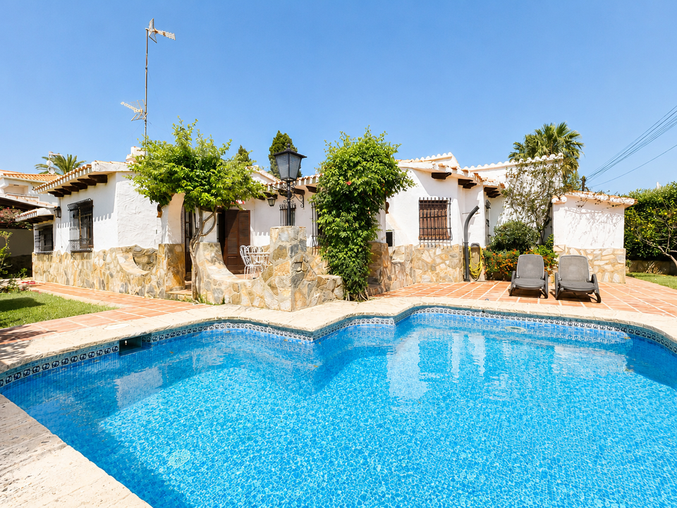 Villa en Denia, Alicante - foto 1