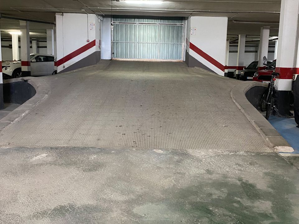 Parkeringsplads i Santa Eulalia Del Rio, Ibiza - foto 2