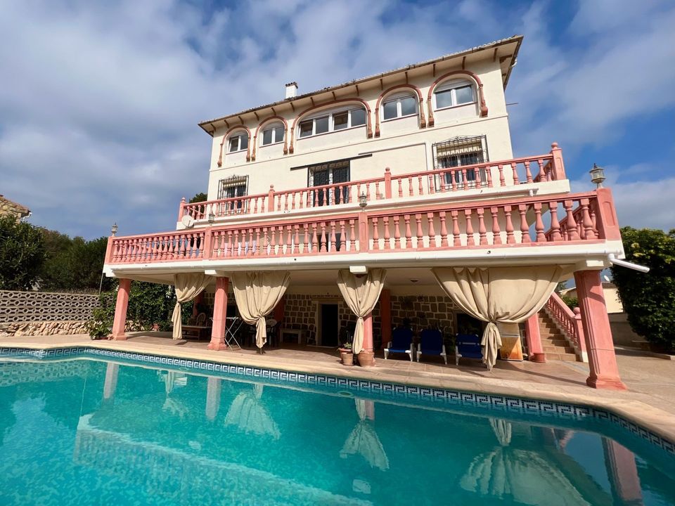 Villa in Calpe, Alicante - photo 1