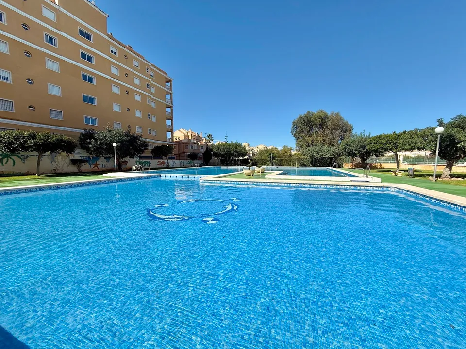 Lejlighed i Torrevieja, Alicante - foto 3