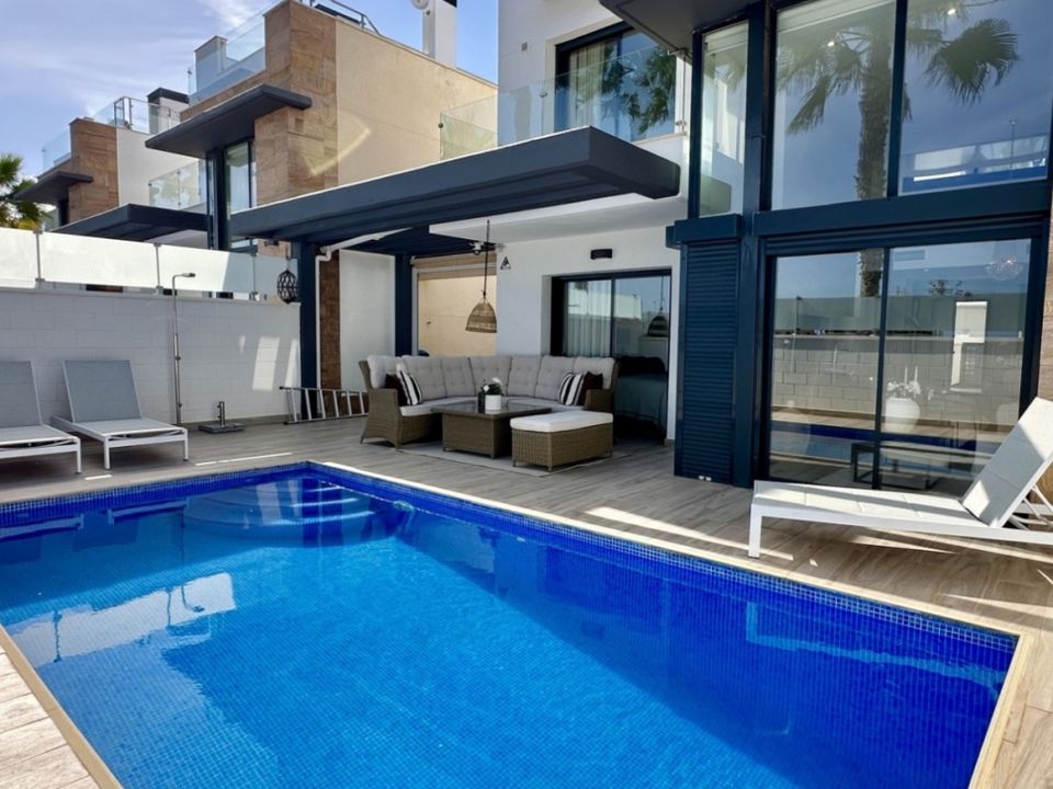 Villa i Cabo Roig, Alicante - foto 1