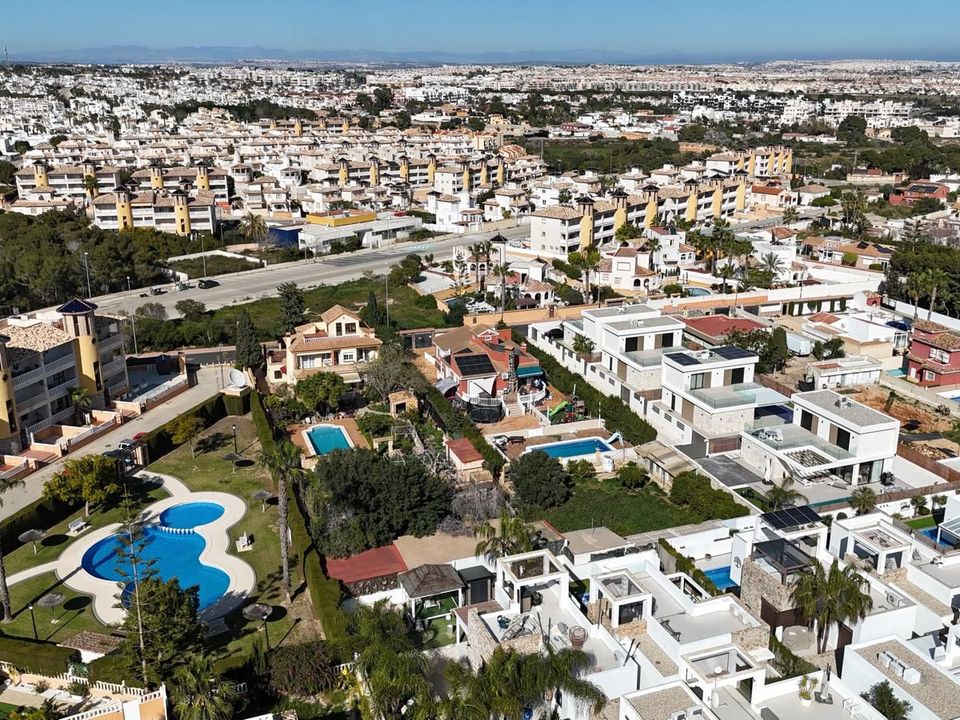 Helårsgrund i Cabo Roig, Alicante - foto 4