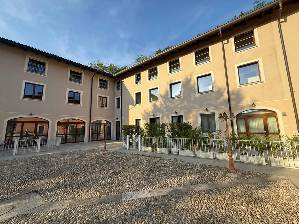 Wohnung in Carate Brianza, Monza and Brianza - Foto 1