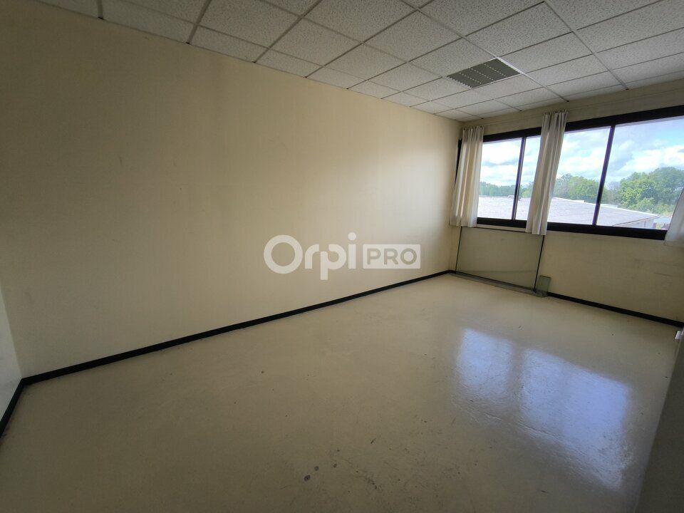 L'establiment comercial a Brive-la-Gaillarde, Correze - foto 2