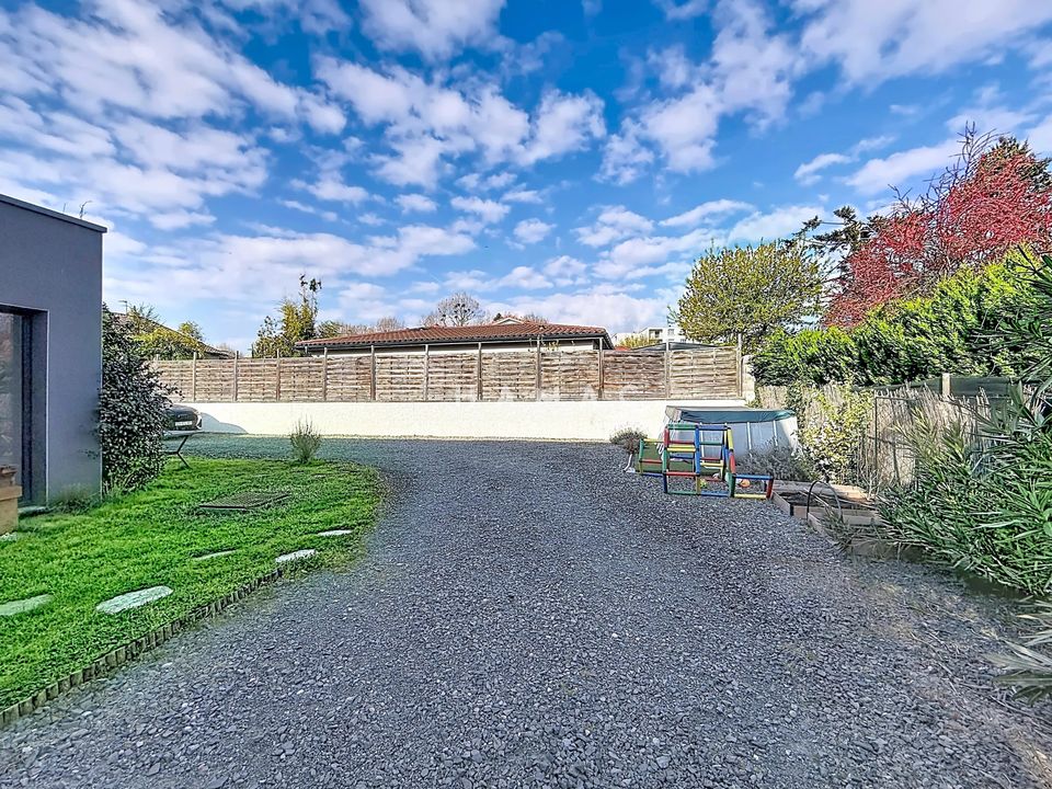 Villa i Villefranche-sur-Saône, Rhone - foto 2