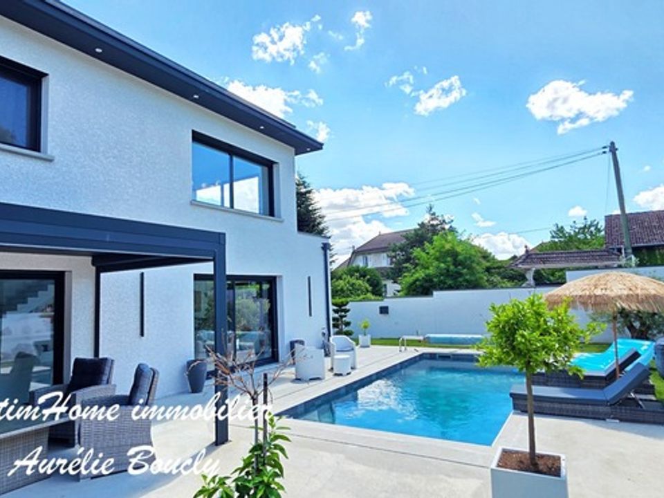 Villa in Voiron, Isere - foto 1