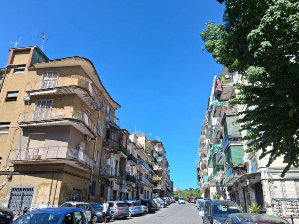 Erhvervsejendom i Naples, Naples - foto 1