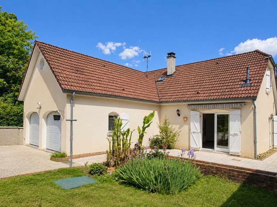 Casa de poble a Molay, Jura - foto 1