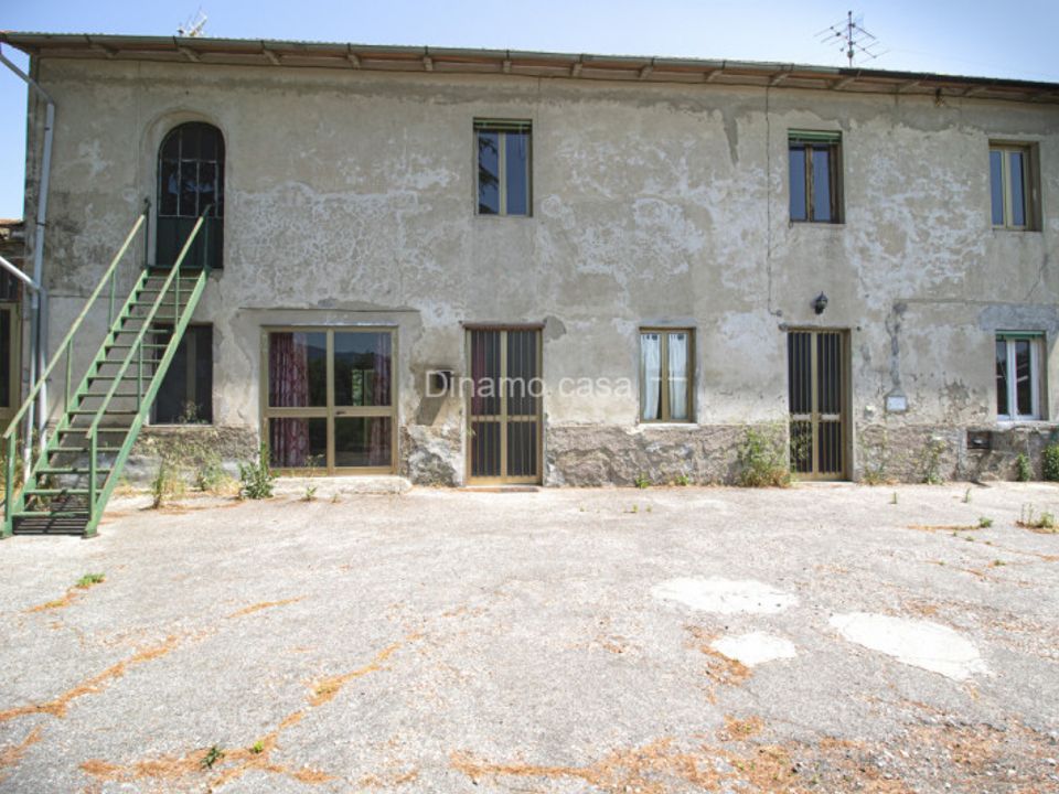 Landejendom i Prato, Prato - foto 1