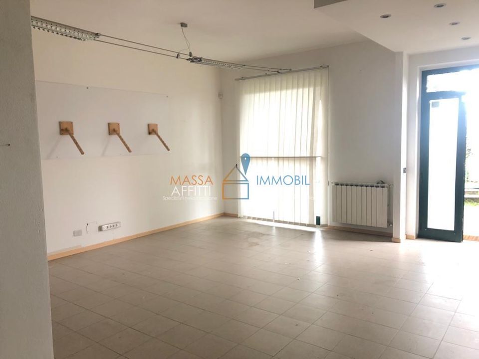 Erhvervsejendom i Massa, Massa and Carrara - foto 1