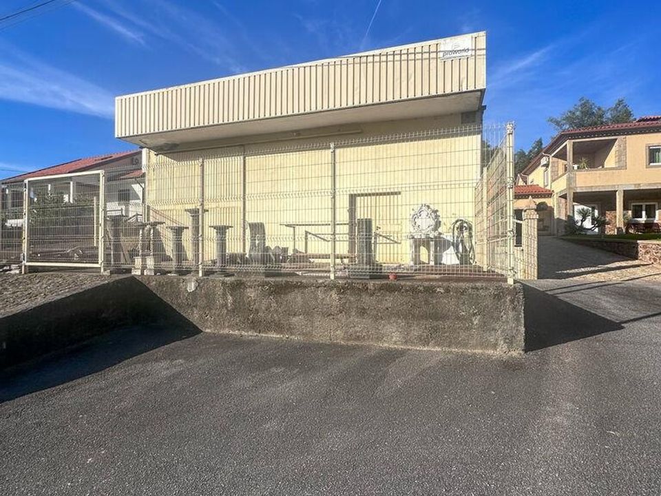 L'establiment comercial a Ponte de Lima, Viana do Castelo - foto 1