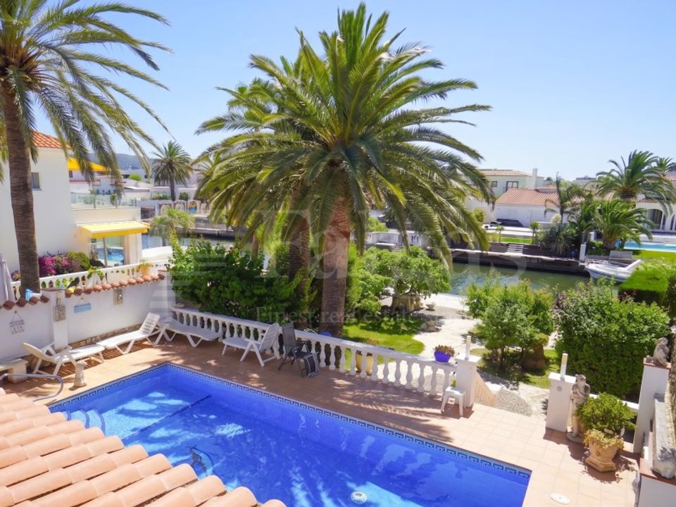 Villa i Empuriabrava, Gerona - foto 1