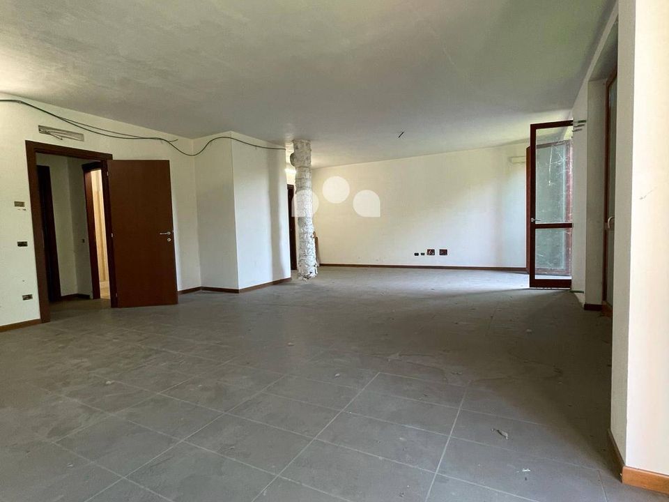 Erhvervsejendom i San Giuliano Milanese, Milan - foto 1