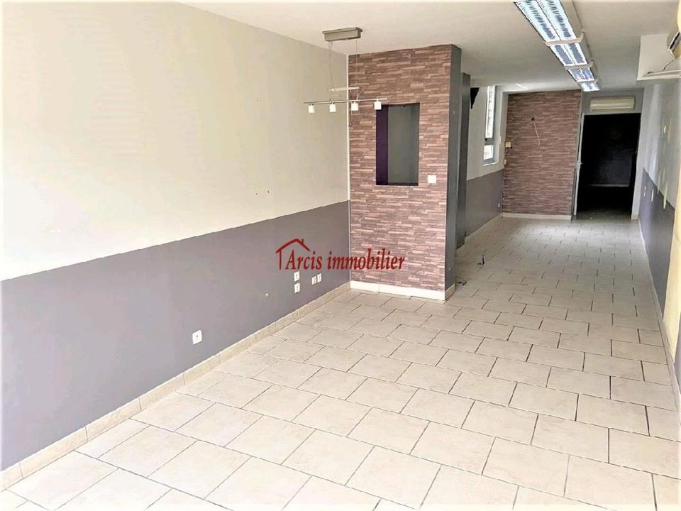 Erhvervsejendom i Arcis-sur-Aube, Aube - foto 2