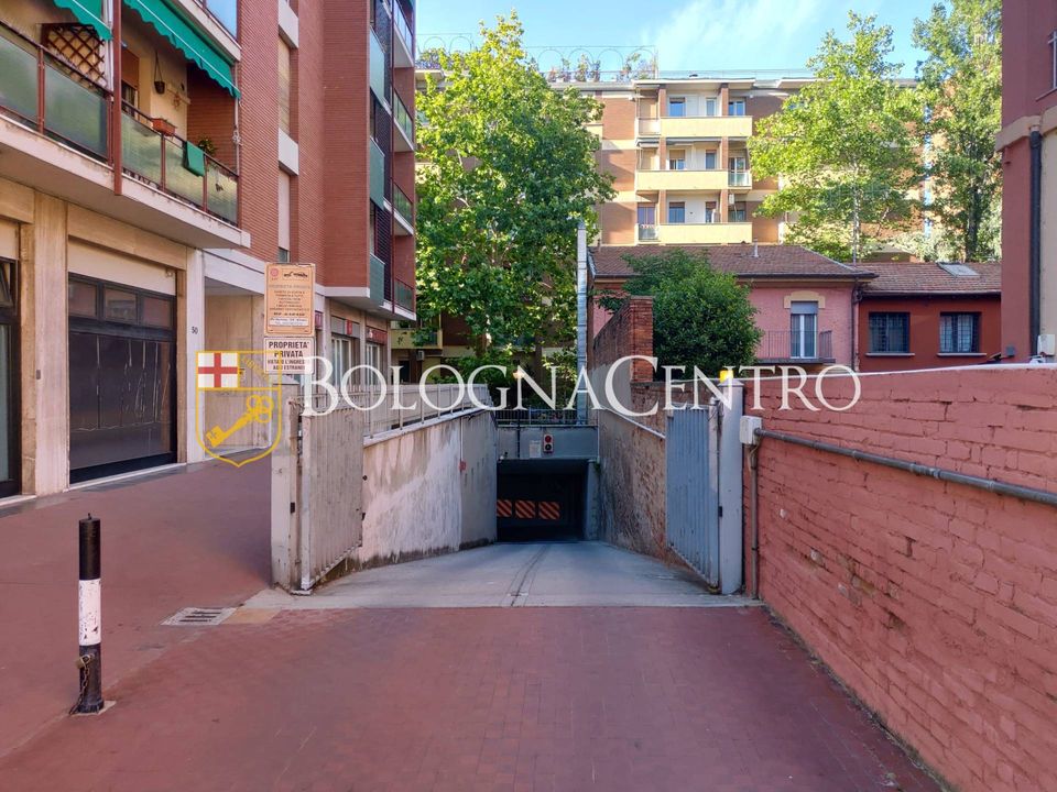Parkplatz in Bologna, Bologna - Foto 1