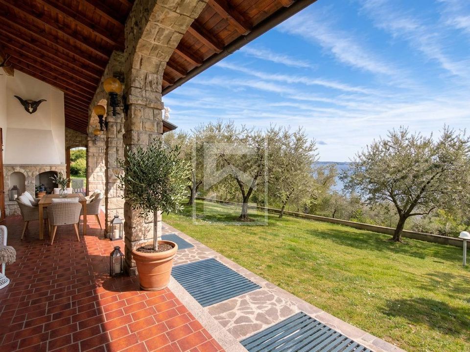 Villa i Moniga del Garda, Brescia - bilde 1