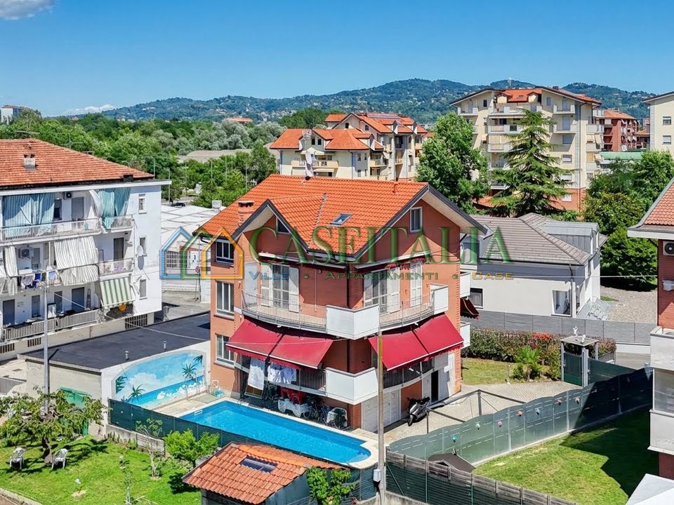 Villa en Nichelino, Turin - foto 1