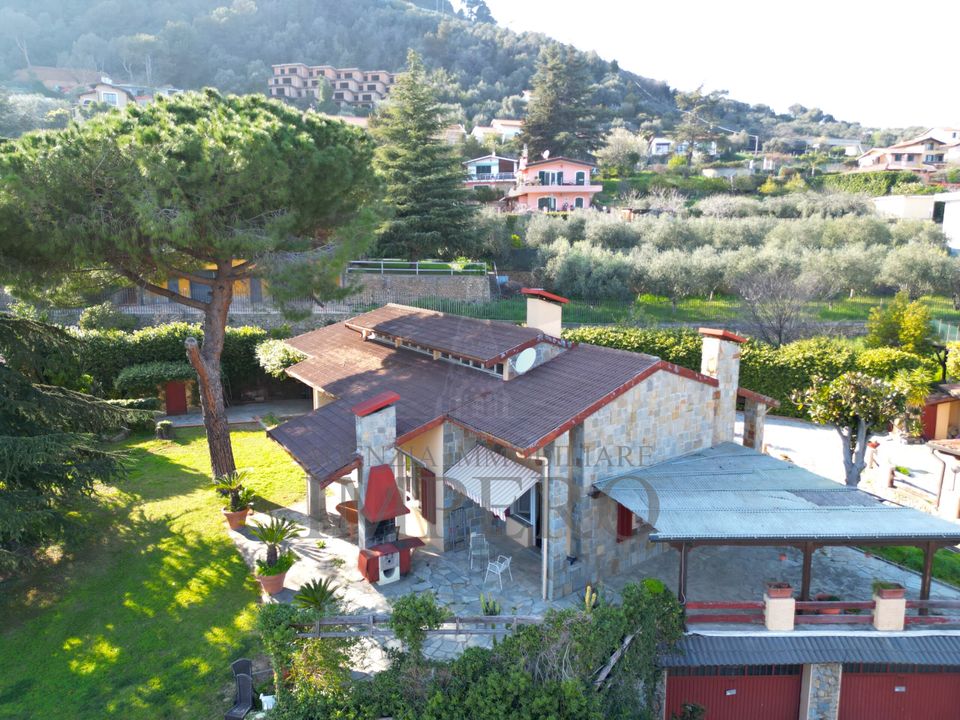 Villa i Ventimiglia, Imperia - foto 1