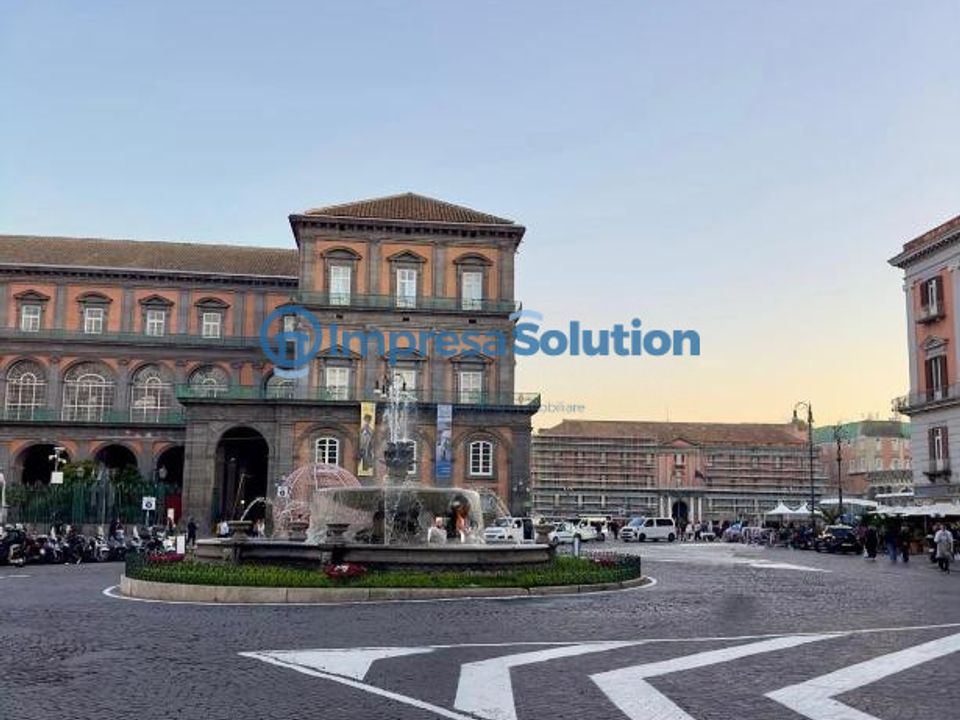 Erhvervsejendom i Naples, Naples - foto 1