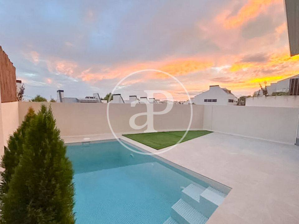 Villa en La Moraleja, Madrid - foto 2