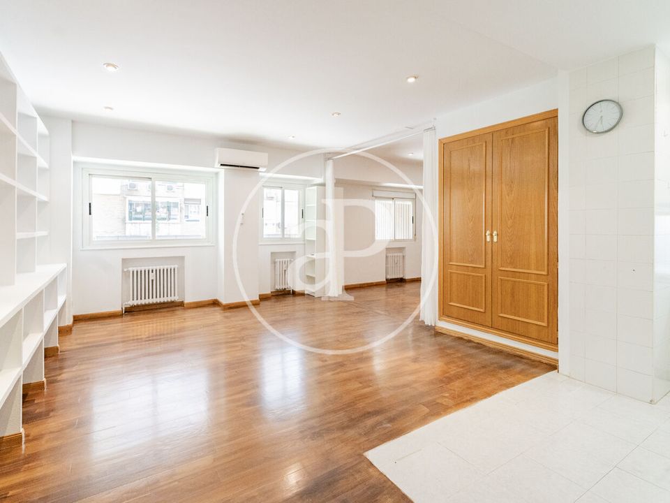 Apartment in Madrid, Madrid - photo 1