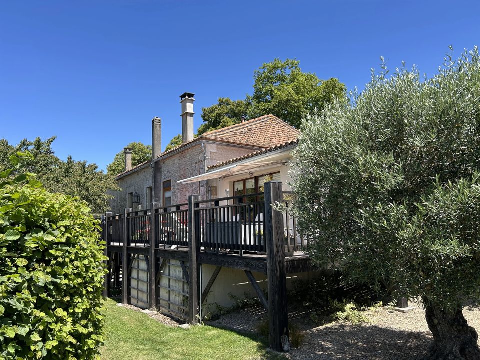 Landsbyhus i Aubeterre-sur-Dronne, Charente - foto 1