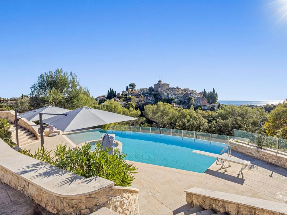 Villa i Cagnes-sur-Mer, Alpes-Maritimes - bilde 1