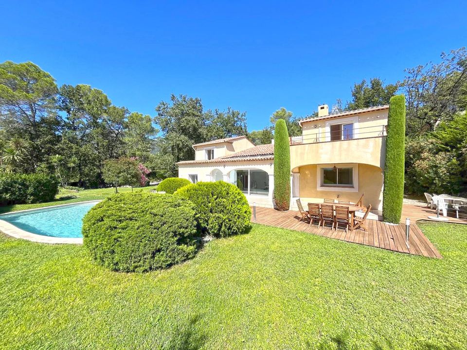 Villa i Roquefort-les-Pins, Alpes-Maritimes - foto 1