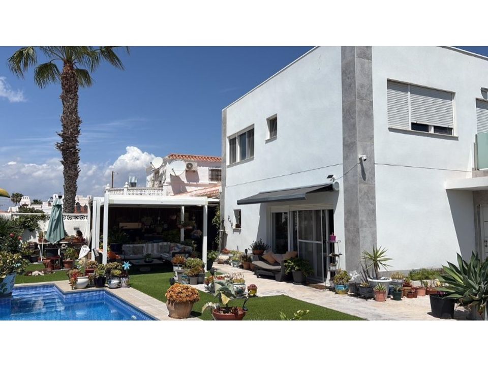 Villa i La Torreta, Alicante - foto 1