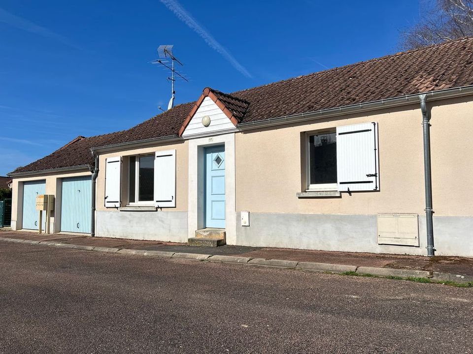 Villa i Villeneuve-lArchevêque, Yonne - foto 1