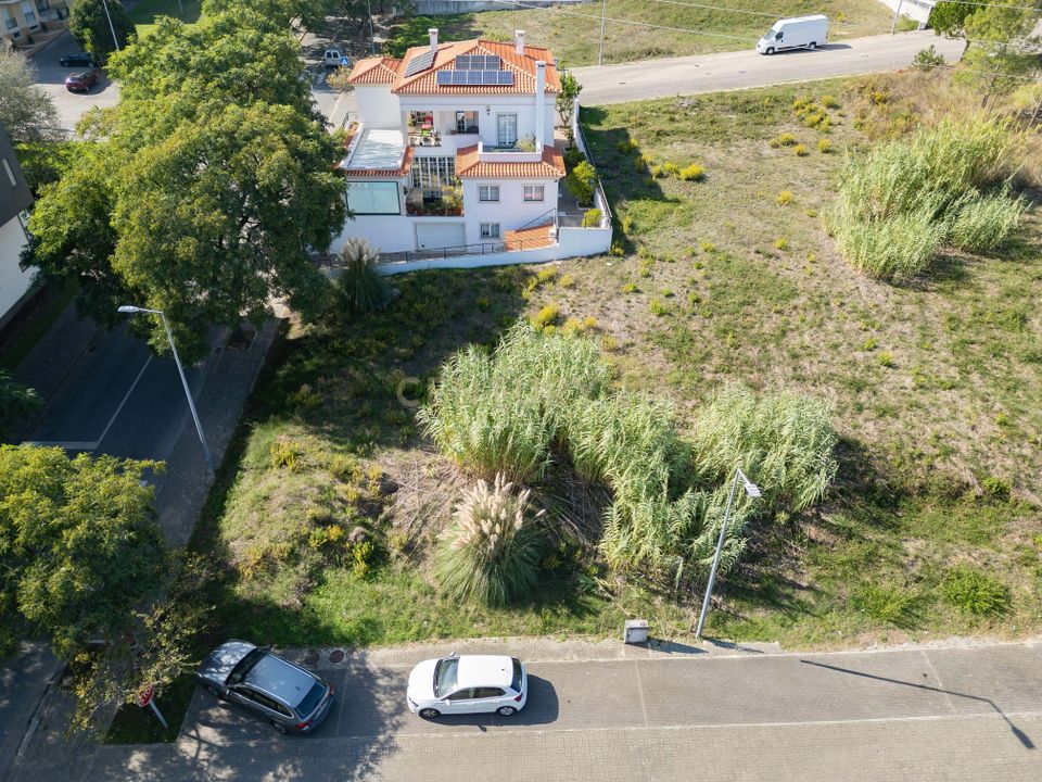 Helårsgrund i Parceiros e Azoia, Leiria - foto 2