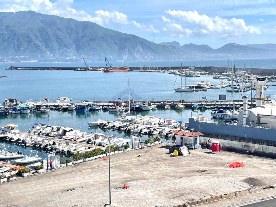 Erhvervsejendom i Torre Annunziata, Naples - foto 3