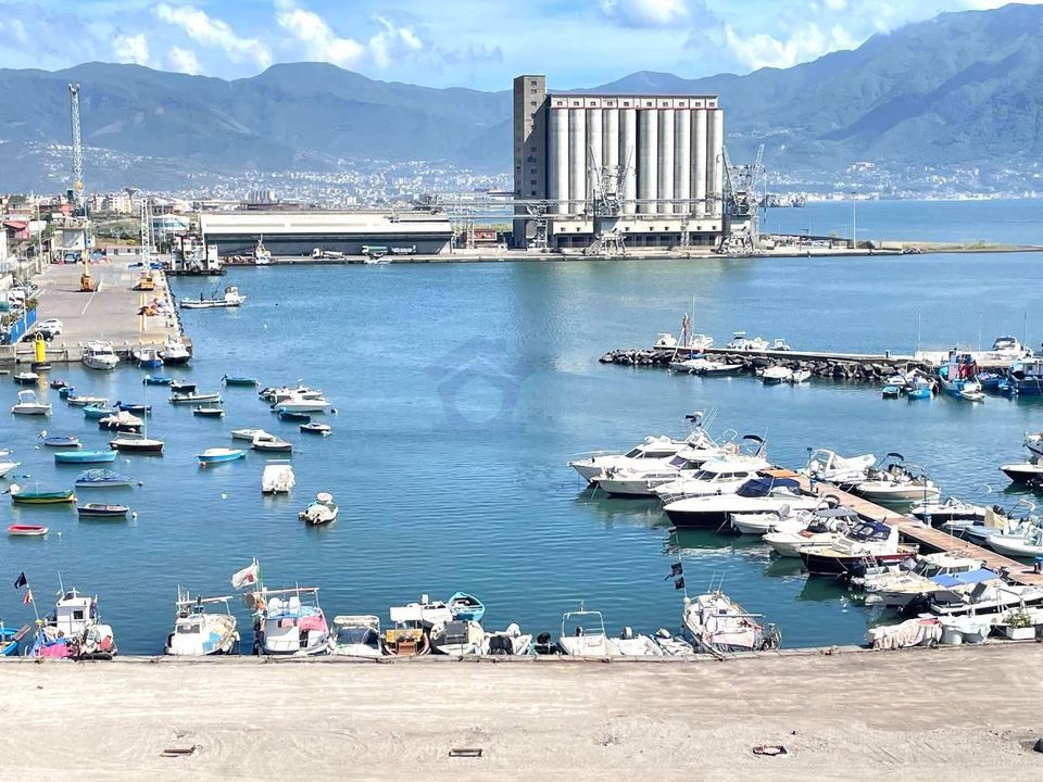 Erhvervsejendom i Torre Annunziata, Naples - foto 4
