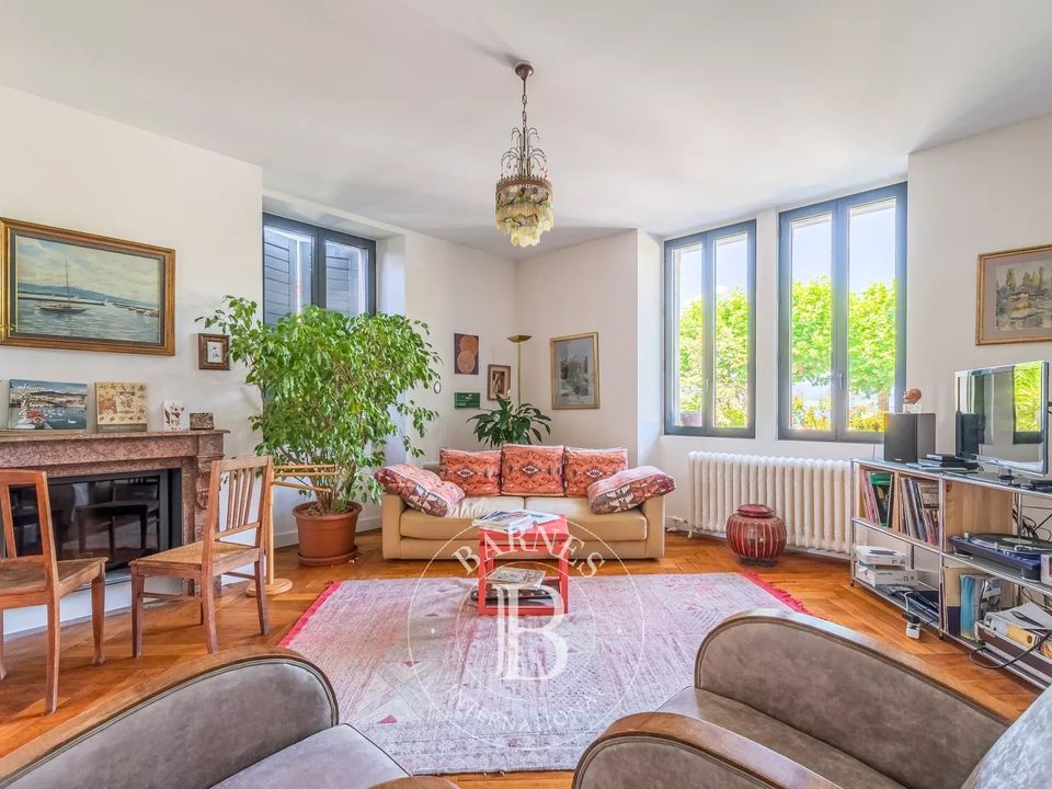 Villa i Thonon-les-Bains, Haute-Savoie - foto 1
