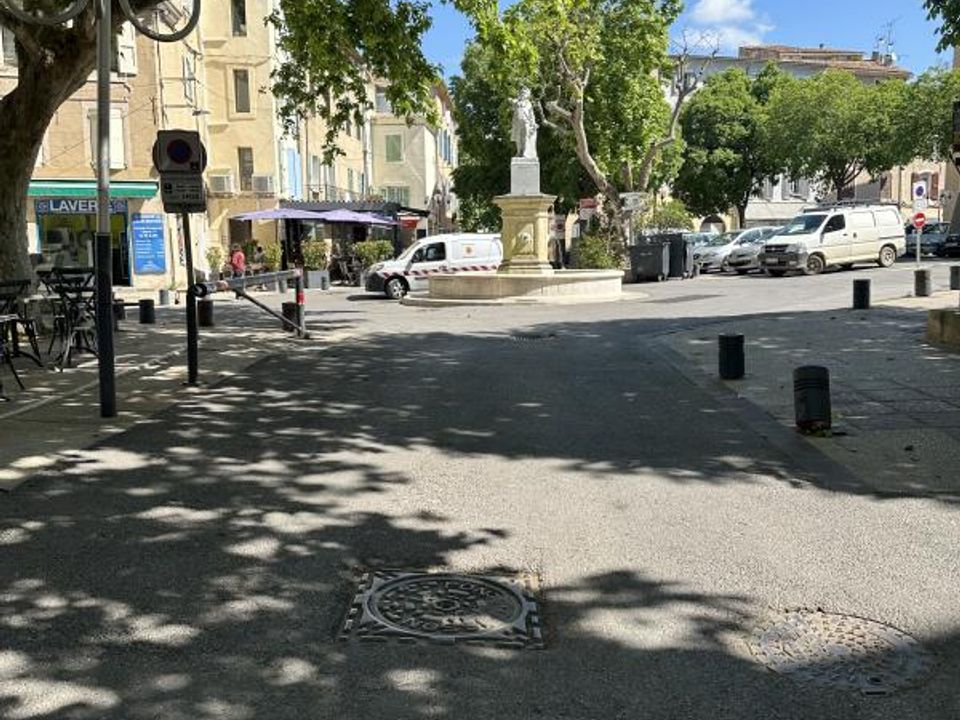 Tomt i Pertuis, Vaucluse - bilde 4
