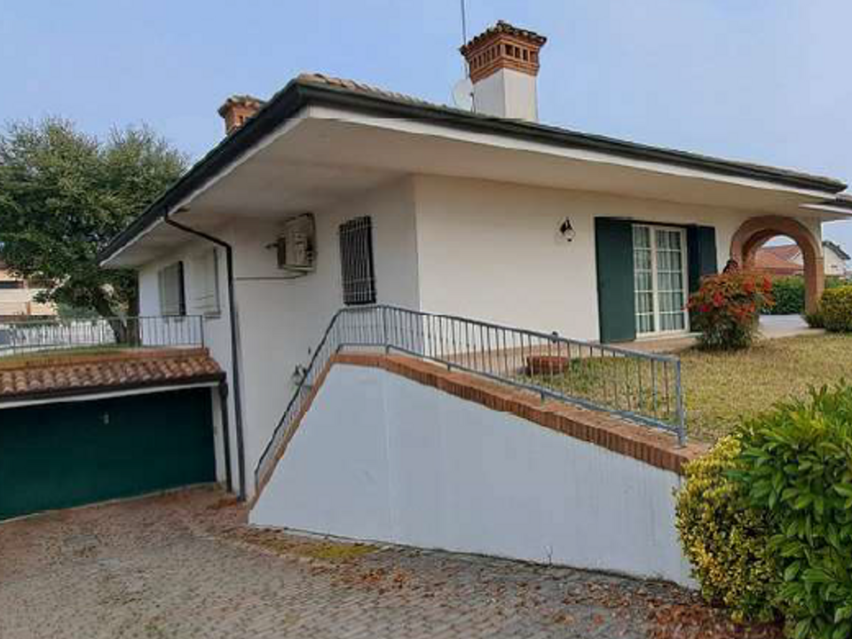Villa i Cordenons, Pordenone - foto 1
